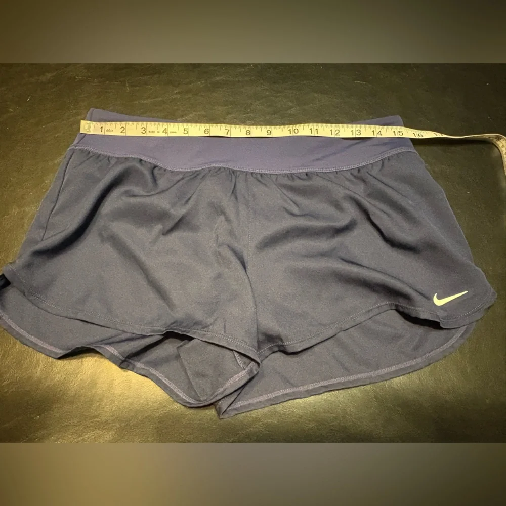 Nike Women’s Dark Navy Swim Shorts size Medium NWT - Picture 9 of 13